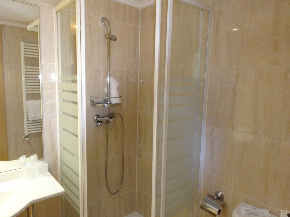Hotel La Mola Енкамп Екстериор снимка